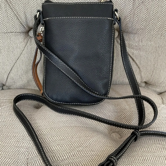 Vince Camuto Corin Phone Case & Crossbody Black Leather with Brown Tassle Pulls - Picture 10 of 11